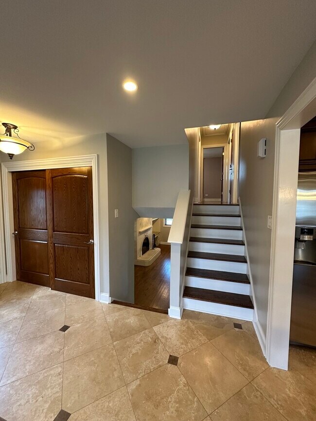 Foto del edificio - 130 Bonnie Brae Ave