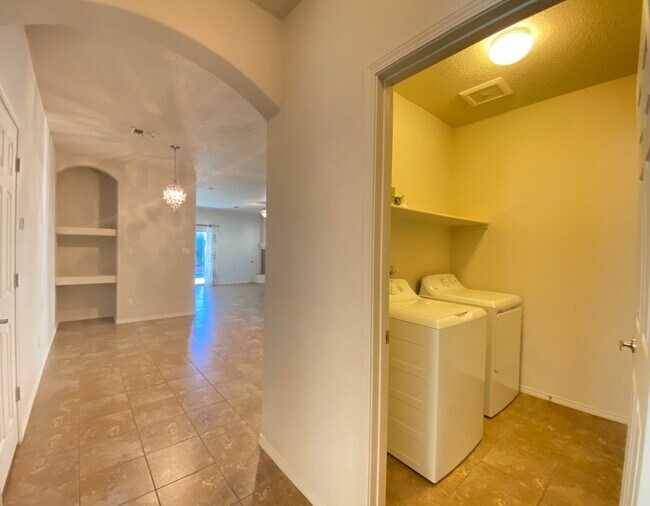 Building Photo - Lovely Home in Cielo Azul