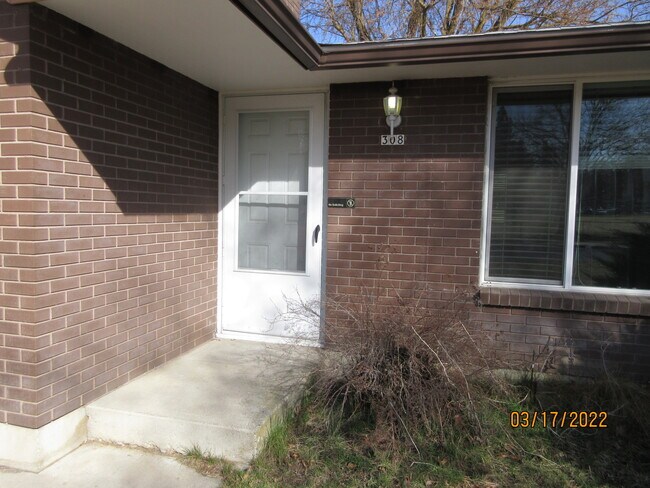 front entrance 308 W Price - 308 W Price Ave