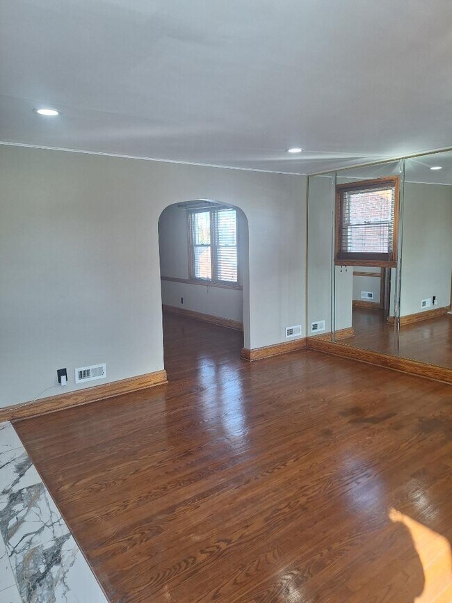 Foto del edificio - 5118 Pembroke Ave