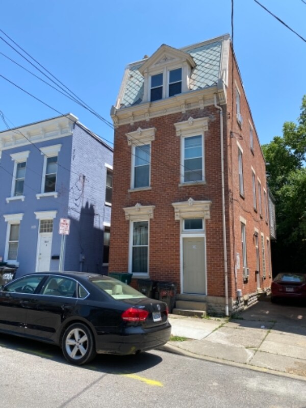 2314 Stratford Ave, Cincinnati, OH 45219 House Rental in Cincinnati