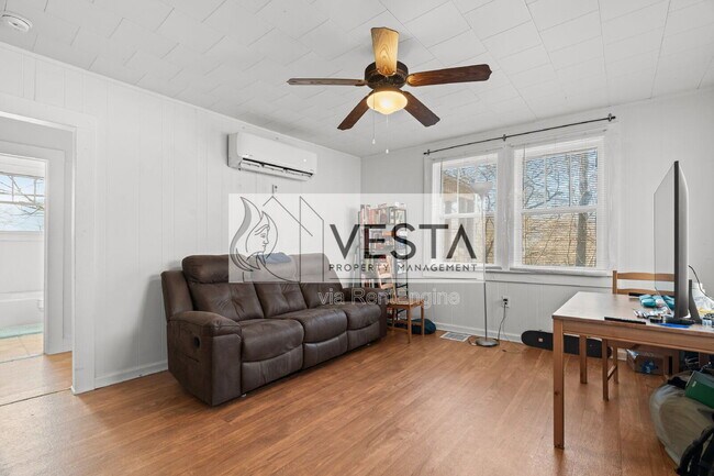 Foto del edificio - 118 Pine Hill Dr