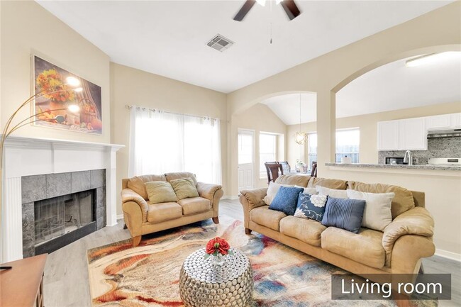 Building Photo - 12047 Ballardvale Ln
