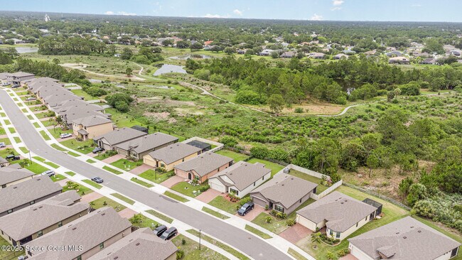 Building Photo - 975 Remington Green Dr SE