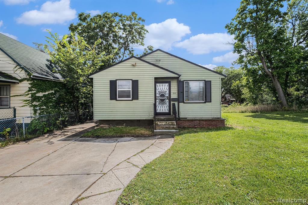 Primary Photo - 310 E Pierson Rd