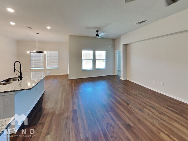 Building Photo - 420 Fig Tree St