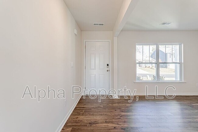 Foto del edificio - 816 Wolverine Ln