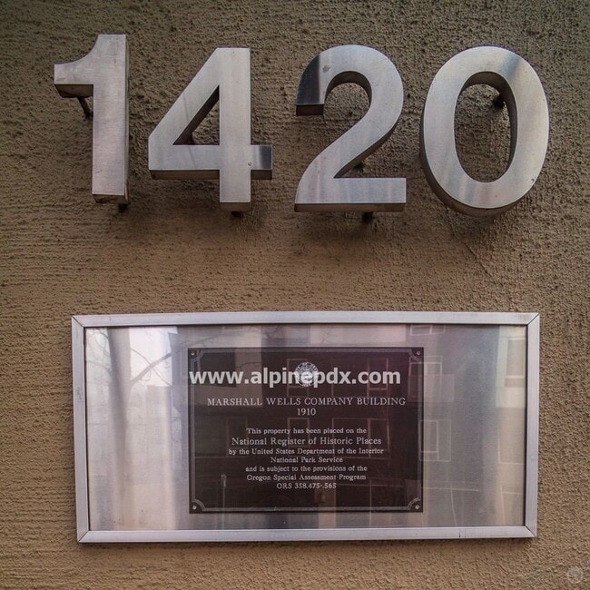 Building Photo - Gorgeous 1 or 2 Bed in Marshall-Wells Loft!