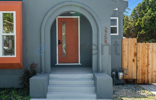 Foto del edificio - 2758 Ritchie St