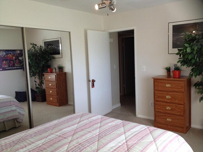 Foto del edificio - 7777 E Main St