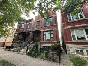 Building Photo - 2244 W Homer St