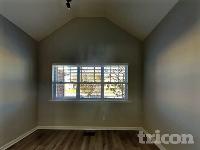Building Photo - 1638 Zurich Dr