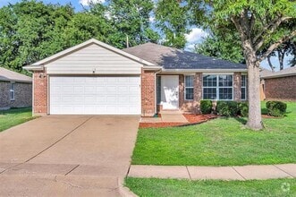 Building Photo - 712 Riverhead Dr