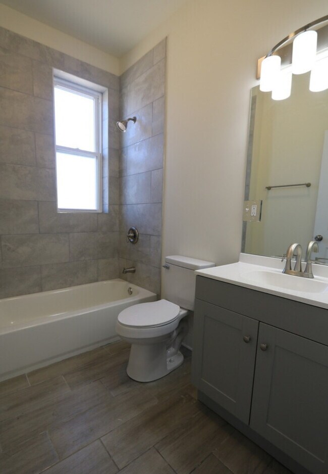 Building Photo - 3243 W Flournoy St