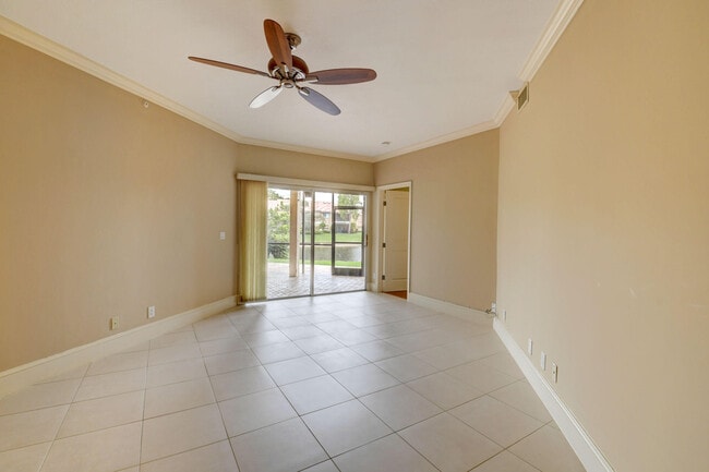 Building Photo - 23181 Fountain View Dr