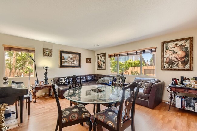 Building Photo - Furnished luxury spacious single family house. Gustavo Lopez AMSI