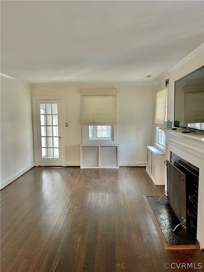 Foto del edificio - 5801 Christopher Ln