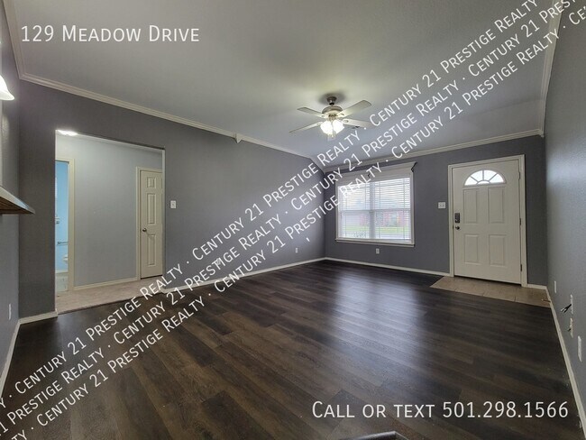 Foto del edificio - 129 Meadow Dr
