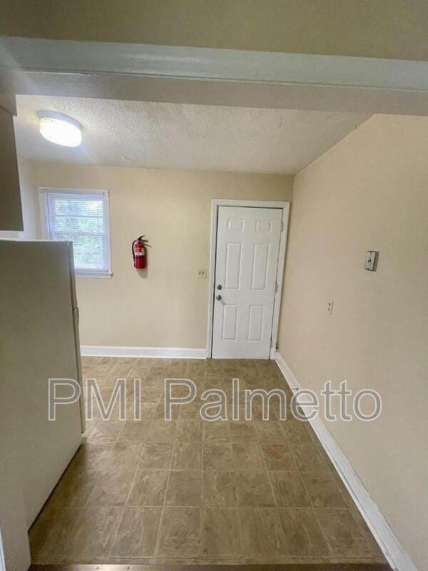 Building Photo - 3209 Wilmot Ave