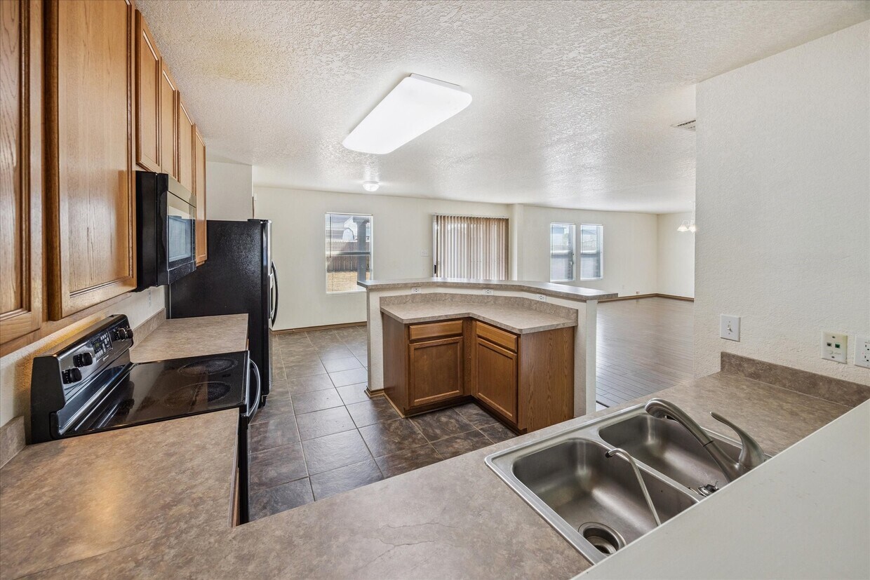 Foto del edificio - 668 NW Crossing Dr