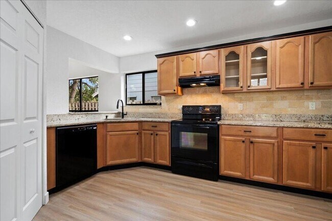 Building Photo - 7813 Roble Lane, Lake Worth, FL 33467