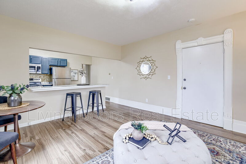 424 W 8th St Unit 1, York, NE 68467 Condo for Rent in York, NE