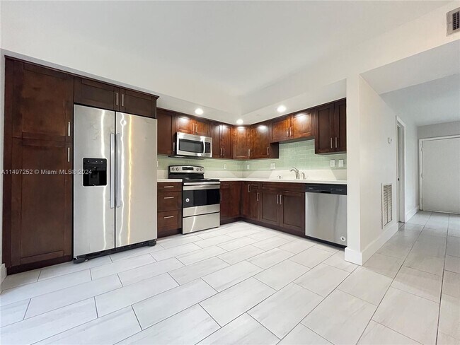 Foto del edificio - 8540 SW 133rd Avenue Rd