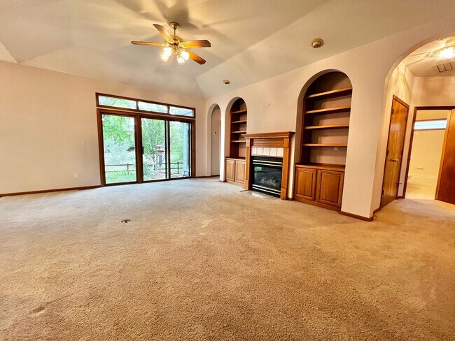 Foto del edificio - Charming 3 bed, 3 bath Ranch Home in South Fort Collins