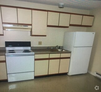 Building Photo - 260 Spring Cir