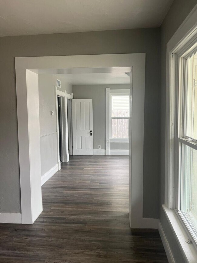 Foto del edificio - FOR RENT: Recently renovated home in Neenah!