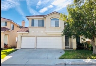 Building Photo - 14525 Saddlepeak Ct