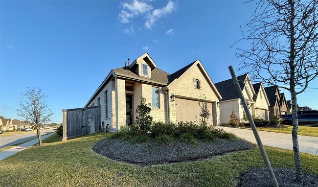 Foto del edificio - 1354 Lakeside Crk Rd