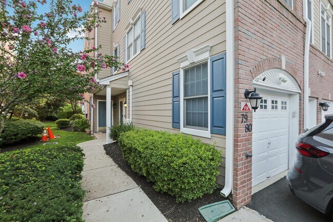 Foto del edificio - 80 Lydia Dr