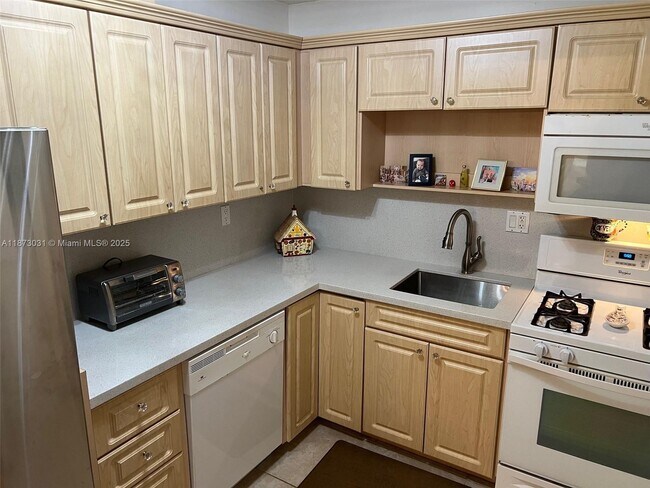 Foto del edificio - 13120 SW 92nd Ave