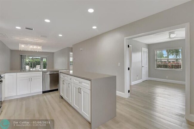 Building Photo - 20849 Vinesta Cir