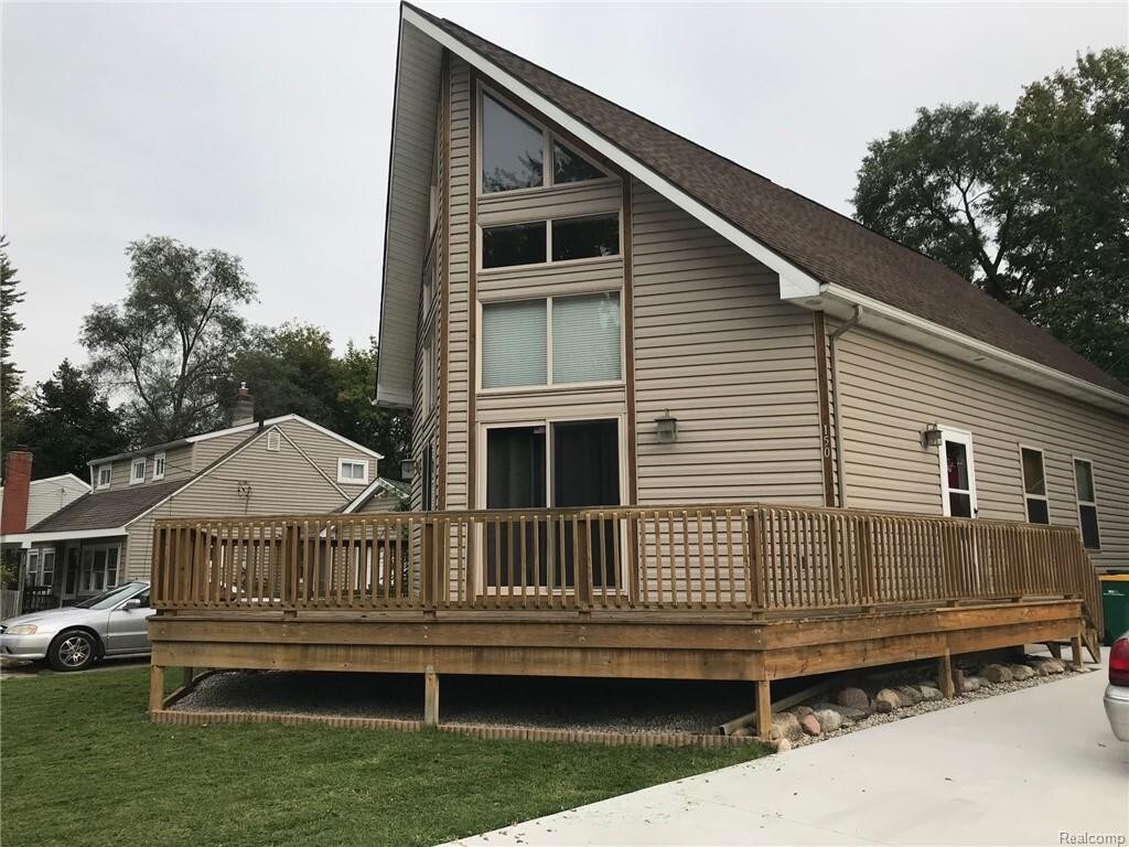 Primary Photo - 150 New Ct