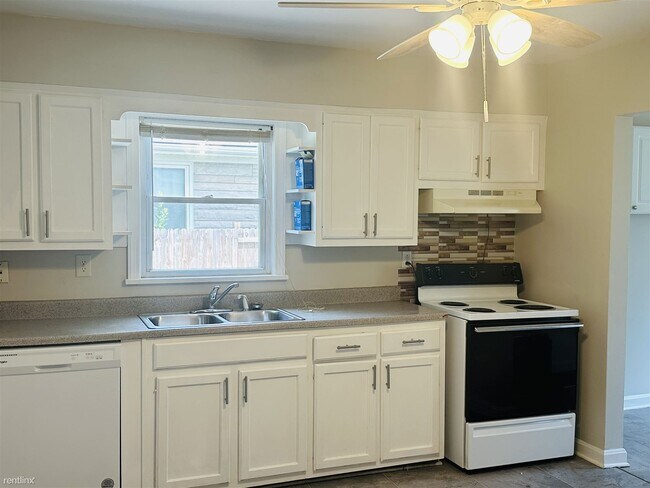 Foto del edificio - 4 br, 1.5 bath House - 7903 Daffodil Dr