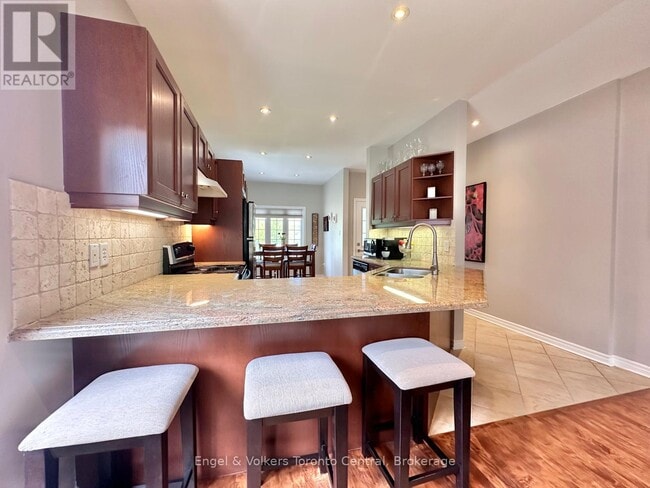 Building Photo - 26 Thomas Dr