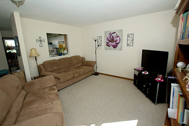 Two bedroom townhouse living room - Pleasant Creek Meadows