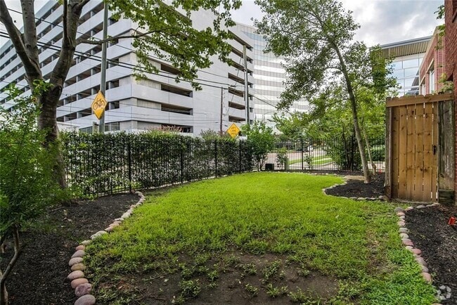 Building Photo - 34 Waugh Dr