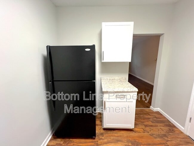 Building Photo - 2633 Kenhill Dr