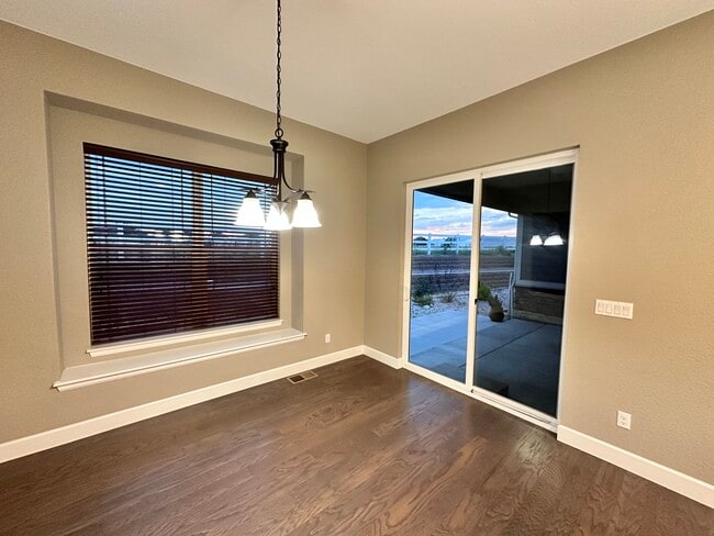 Building Photo - 943 Stagecoach Dr