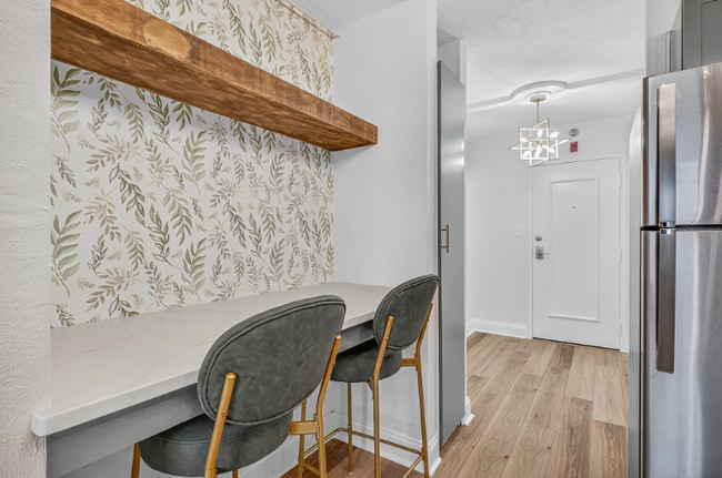 Foto del edificio - 224 E Garden St