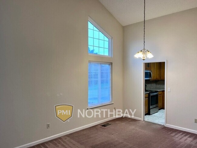 Building Photo - 4875 Regency Pl