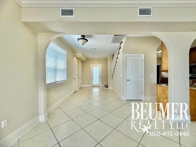 Foto del edificio - 3br/2.5ba End Unit Townhome Treasure