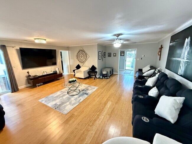 Foto del edificio - 3613 Algonquin Ct