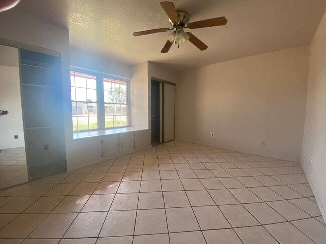 Building Photo - EASTSIDE HOME FOR RENT