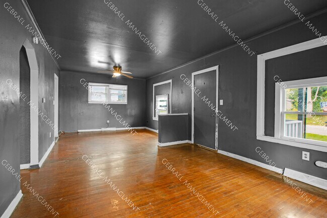 Building Photo - 3709 Leerda St