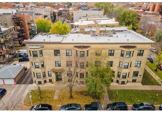 Building Photo - 917 W Waveland Ave