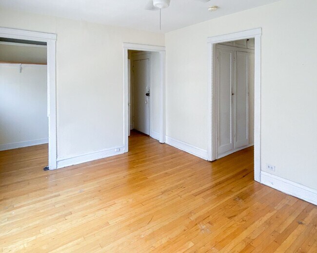 Foto del edificio - 526 W Cornelia Ave